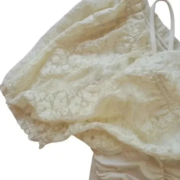 Cute Bo Ho Ivory Bra Top with  Puffed Lacy Sleeves - Picture 6 of 6